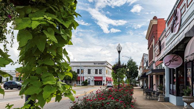 Troy-Alabama-iStock-1421131496