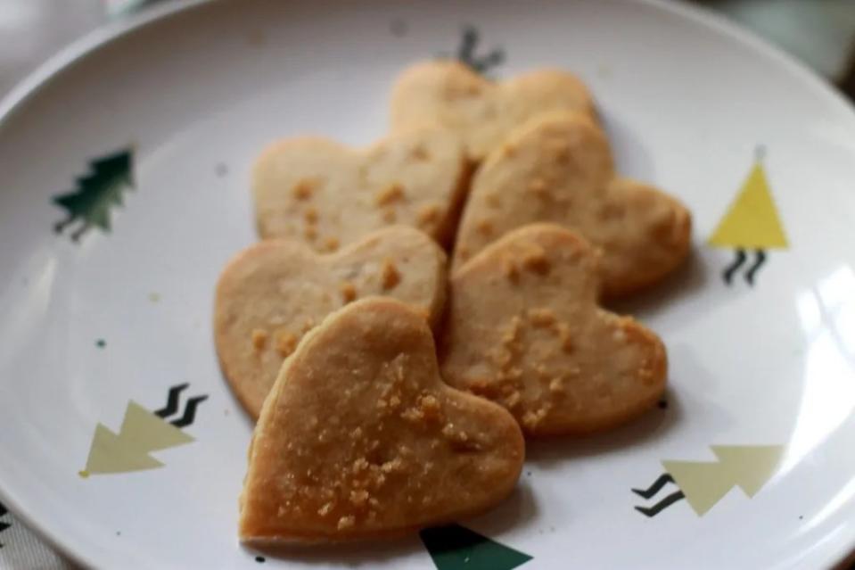 Ginger shortbread cookies by Ina Garten.