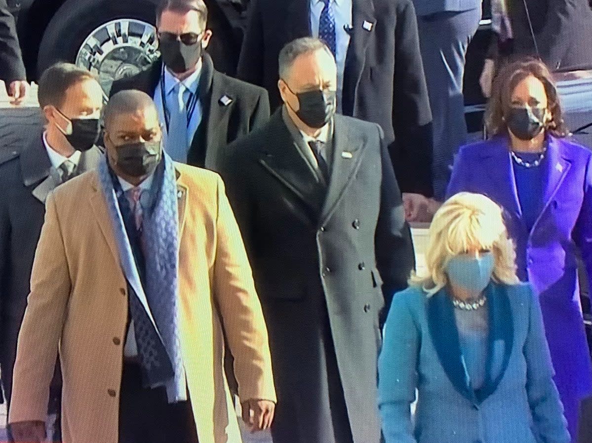 <p>Capitol Police officer Eugene Goodman escorting Kamala Harris, vice president-elect </p> (CNN )