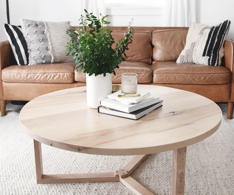 <p><a href="https://themerrythought.com/diy/modern-round-coffee-table/">The Merrythought</a></p>