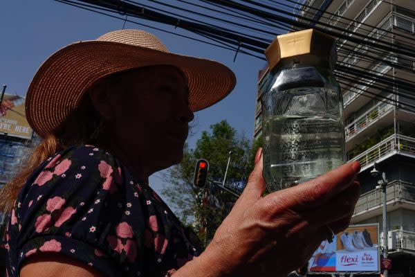 Las autoridades negaron que el agua contenga combustible Foto: Cuartoscuro
