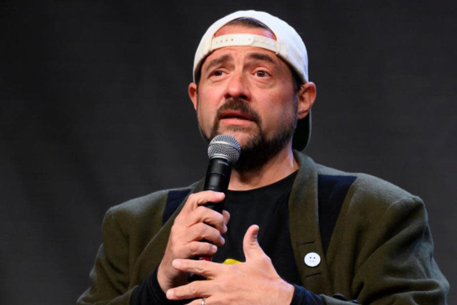 Kevin Smith buscó ayuda psicológica para superar los abusos que sufrió en la infancia