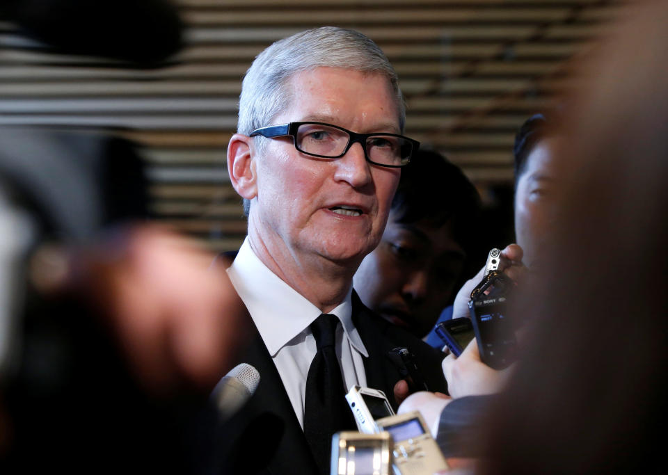 Apple CEO Tim Cook: REUTERS/Toru Hanai