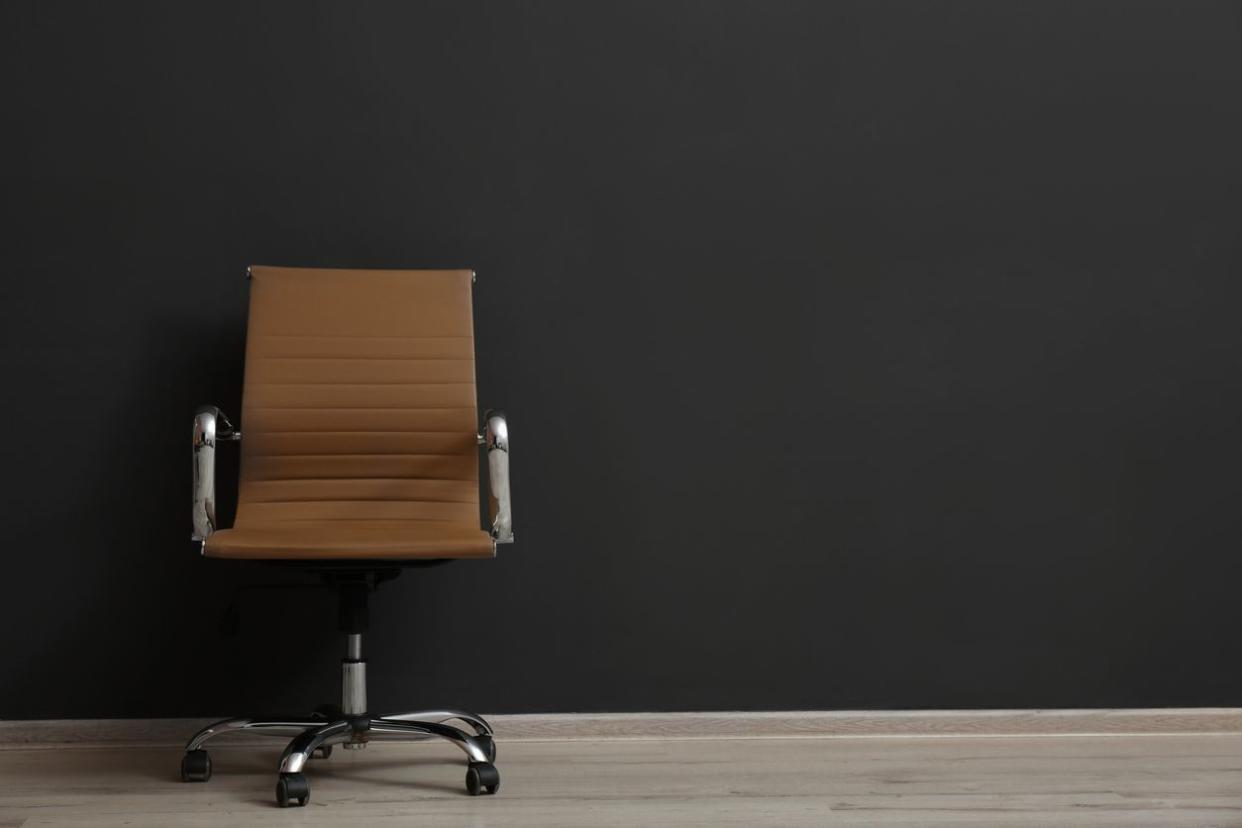 An image of a nice desk chair.