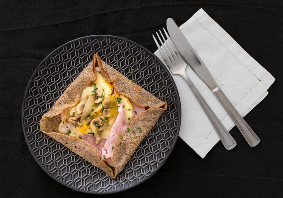 Galettes de sarrasin aux champignons, jambon et fromage