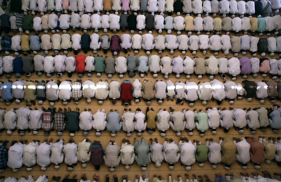 Muslims pray in Allhabad