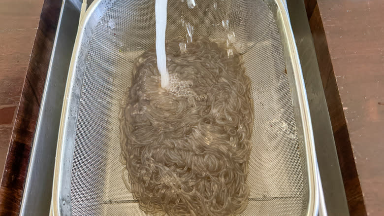 water rinsing noodles