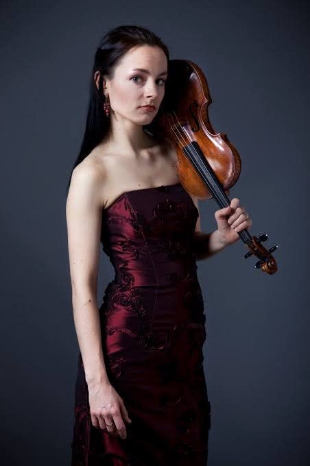 Kinga Augustyn, violin