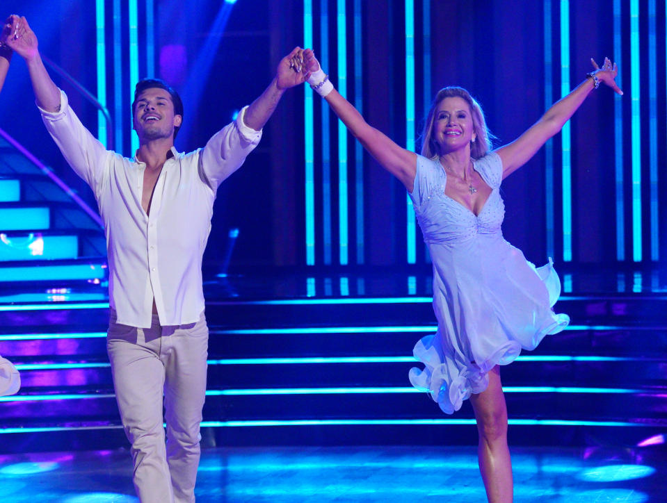 Who went home on Dancing With the Stars week 5?