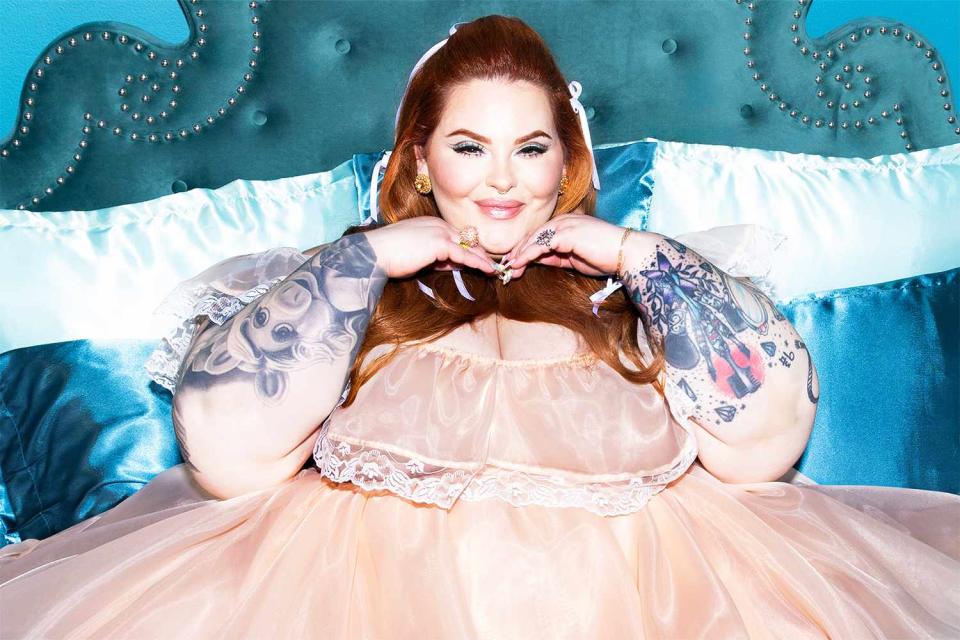 <p>Dana Boulos</p> Tess Holliday in Natural Cycles and Is Mommy Okay PSA Campaign