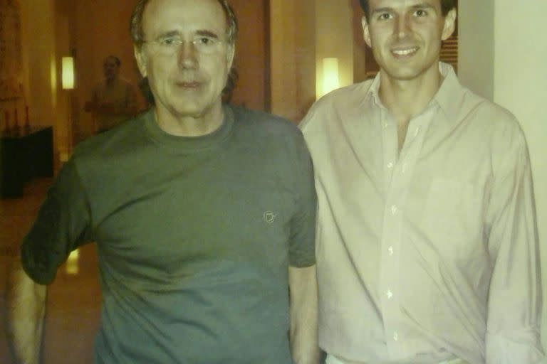 Germán Bermúdez junto a Joan Manuel Serrat