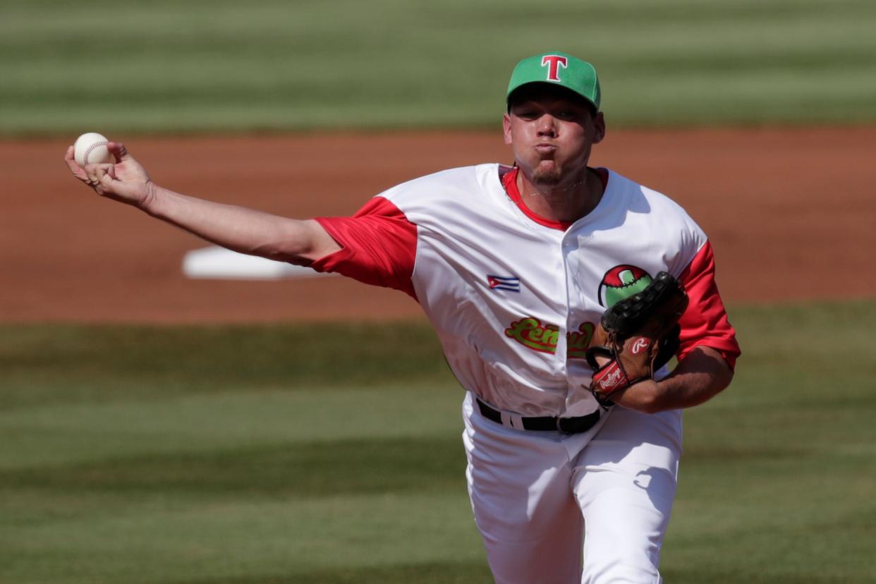 La Federación Cubana de Béisbol reclama diez millones de dólares a un pícher desertor