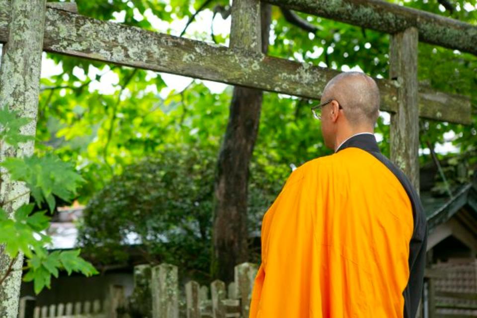 Monk at Wakayama’s Koyasan (JNTO)