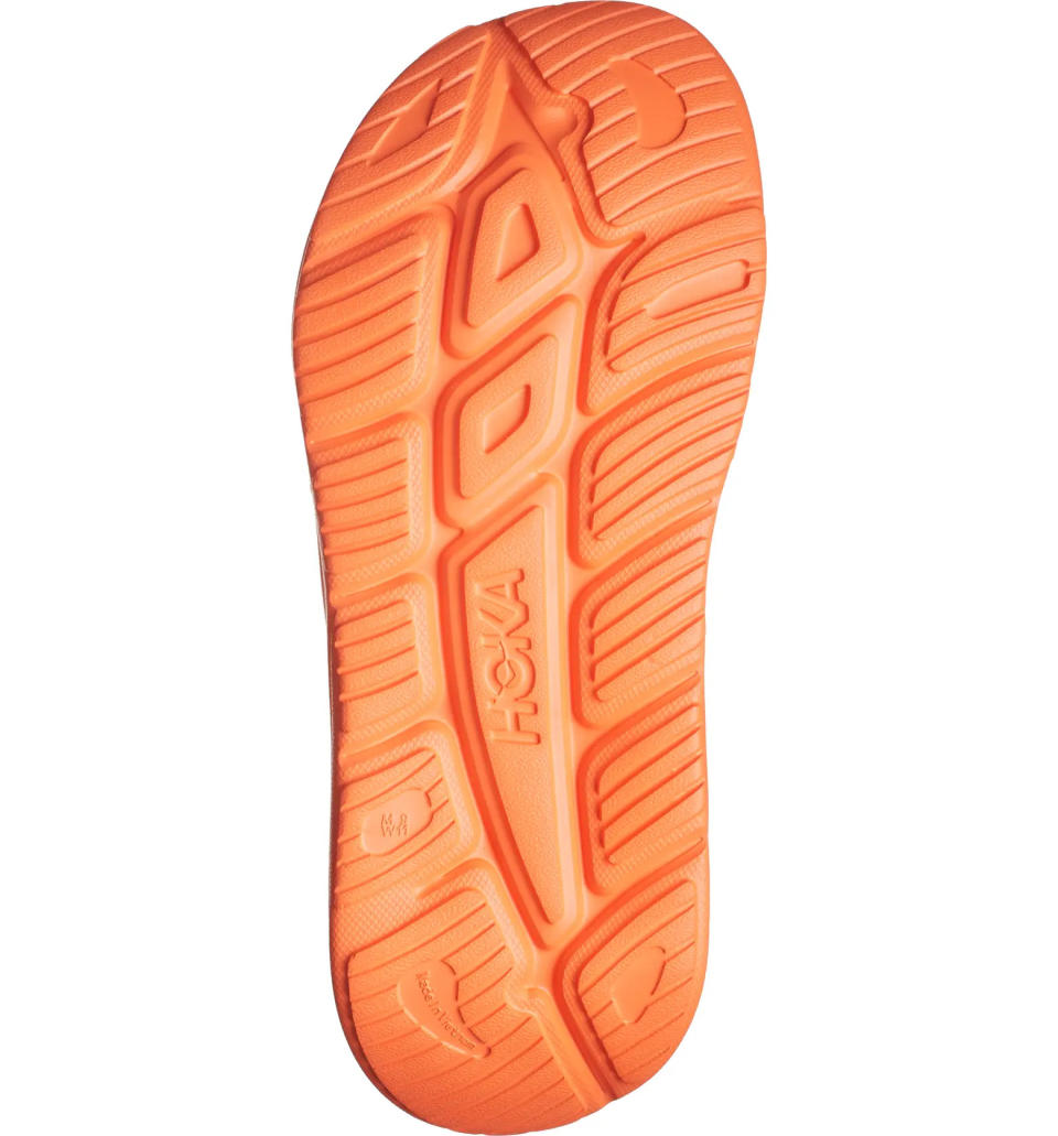 The Ora Recovery Slides come in all sorts of fun colours, including this vibrant orange.