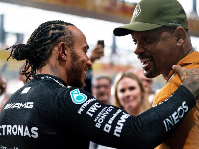 Lewis Hamilton (l.) und Will Smith vor dem Rennen in Saudi-Arabien. (Bild: imago/ZUMA Wire)