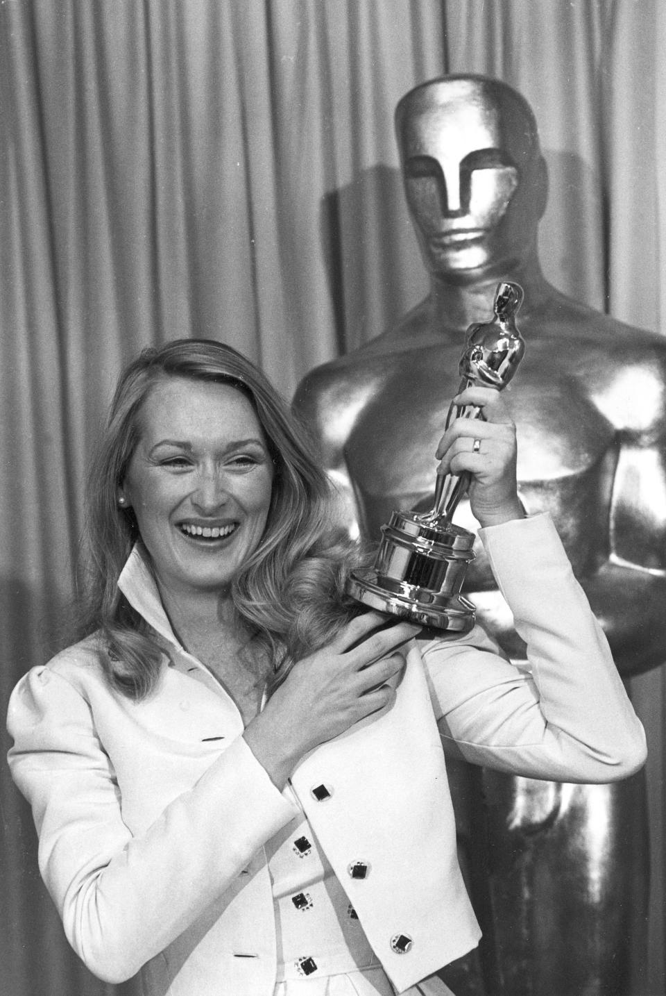 Meryl Streep won her first Oscar (as best supporting actress) for "Kramer vs. Kramer" in 1980.