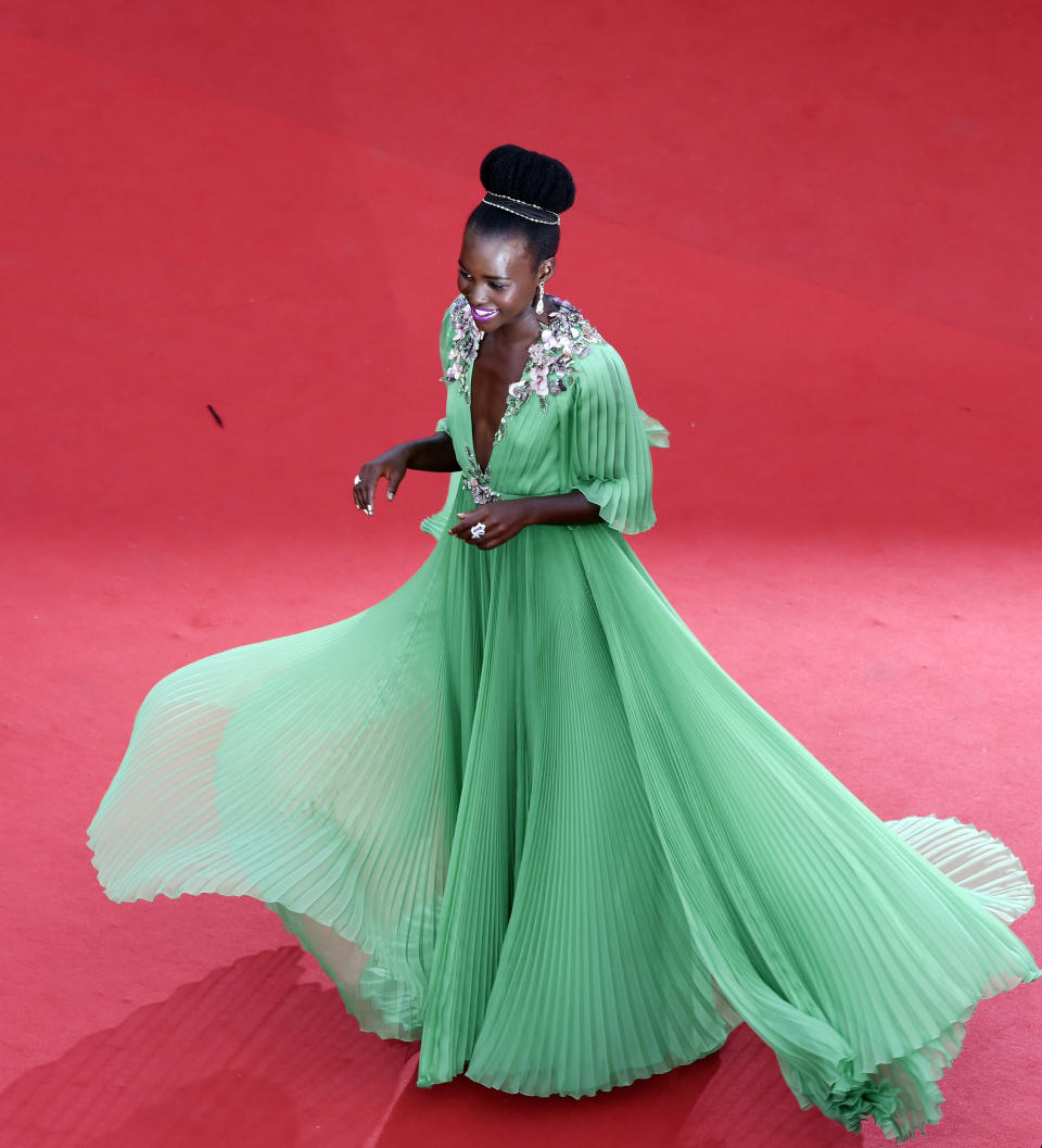 <p>Sin embargo, el vestido más icónico de 2015 fue el Gucci que se enfundó en la alfombra roja de Cannes. ¡Sobresaliente! (Foto: AFP). </p>