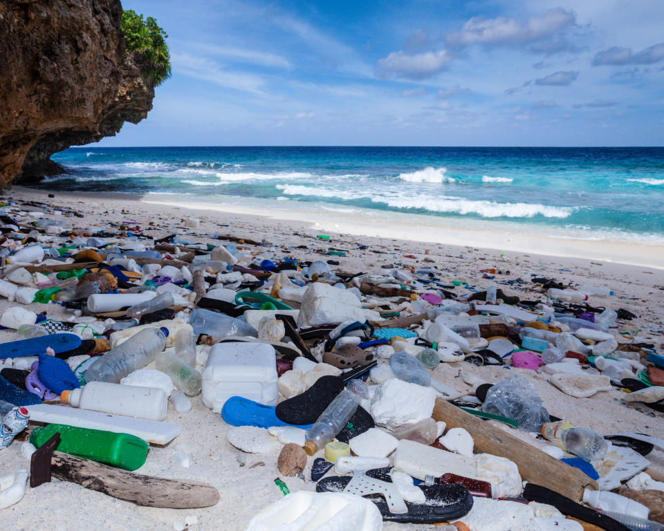 Der Plastikmüll in den Weltmeeren stammt vor allem aus Entwicklungsländern. Doch Industrieländer schiffen ihren Müll tonnenweise in diese Gegenden. (Symbolbild: Getty Images)