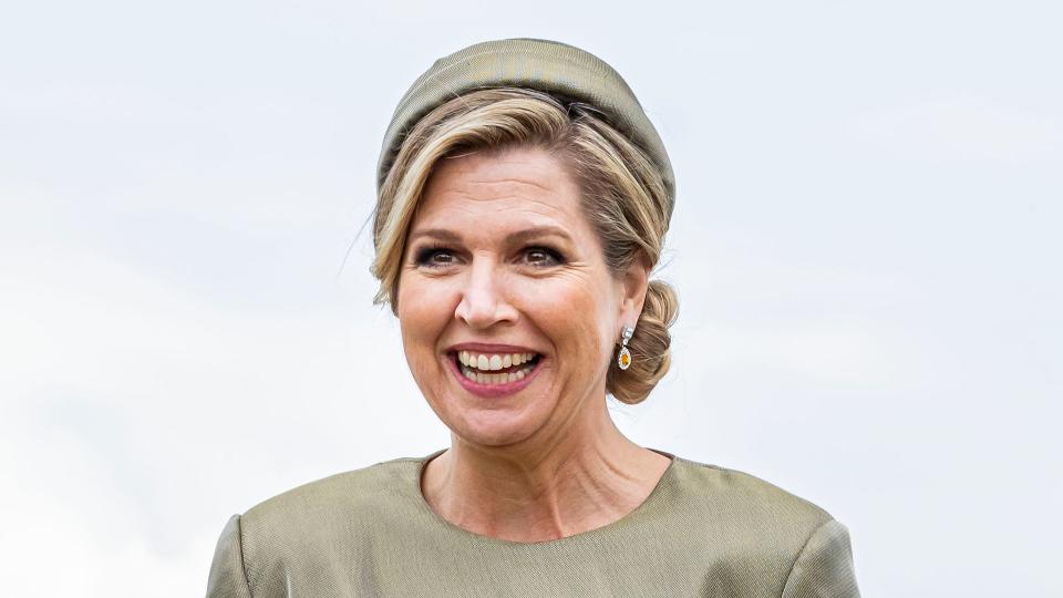 queen maxima in olive dress and headband