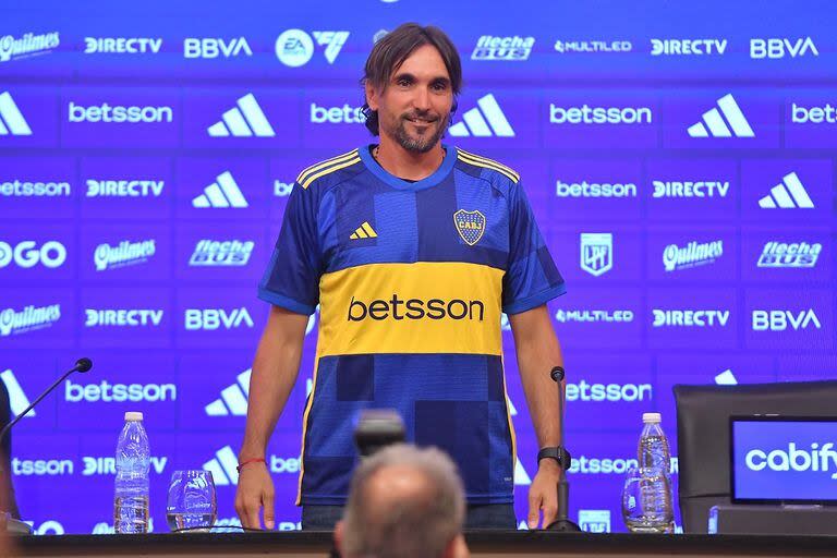 Diego Martínez reemplazó en la dirección técnica de Boca a Jorge Almirón, tras el interinato de Mariano Herrón