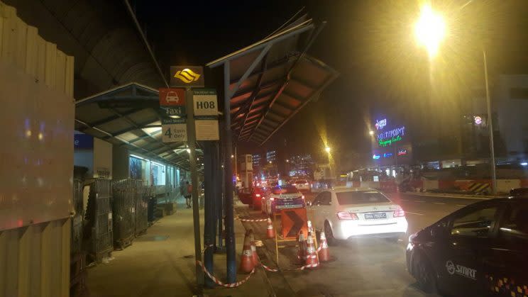 A photo of the affected taxi stand at Yishun at 8:45pm on 24 May.