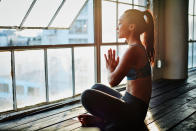 <p>Prendersi 5 minuti per se stessi, staccare dal mondo nevrotico e fermarsi a meditare. Difficile, ma “Fabulous Motivate Me” ti ricorda proprio di fermarti a meditare sulla vita. (Credits – Getty Images) </p>