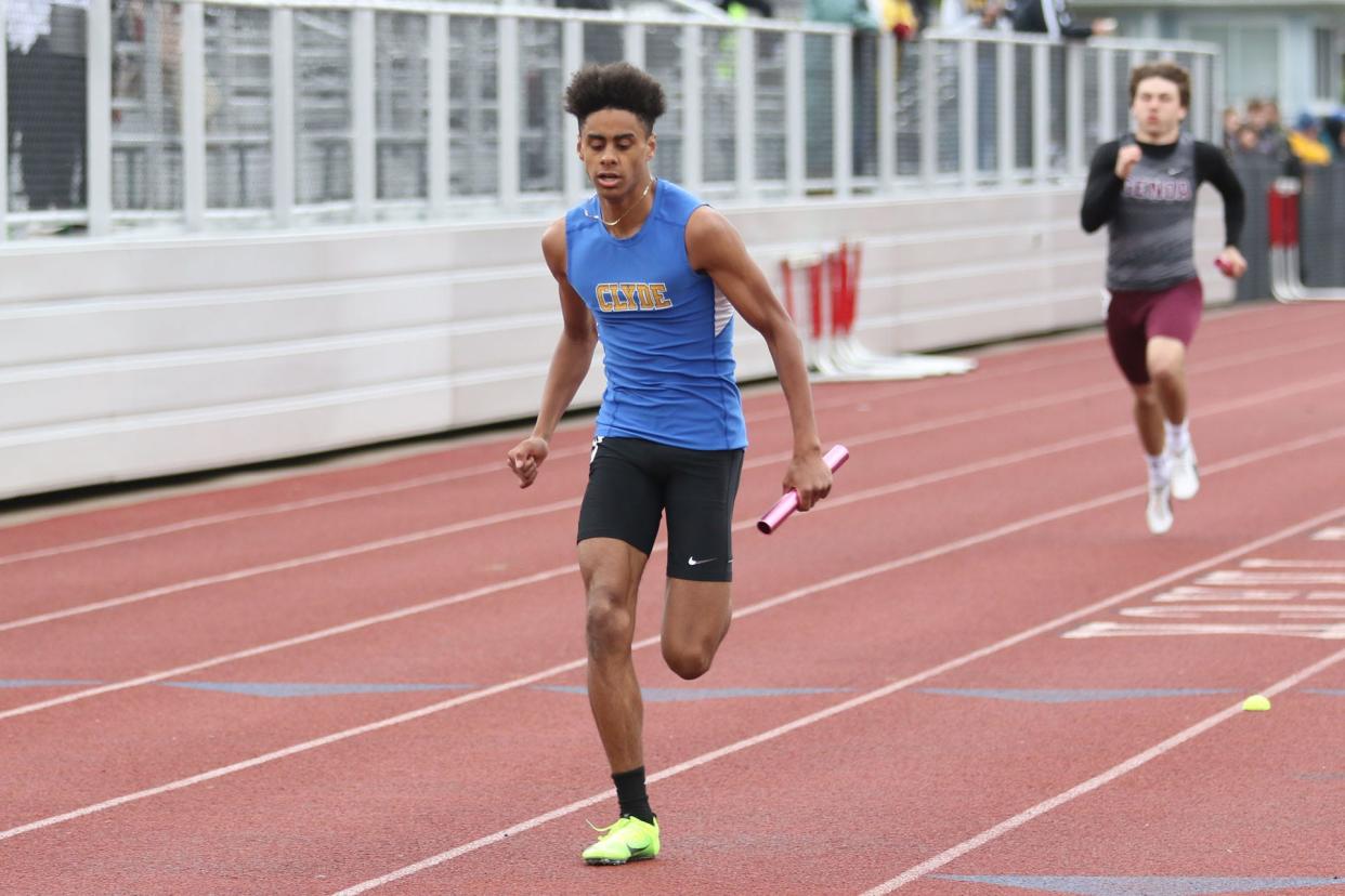 Clyde's Damarius Chrisman runs the anchor in the 4x200 relay.