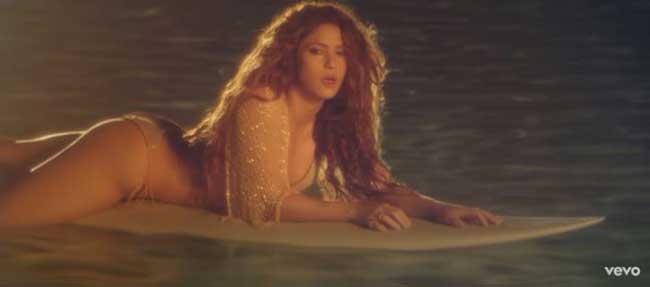 shakira-surfboard