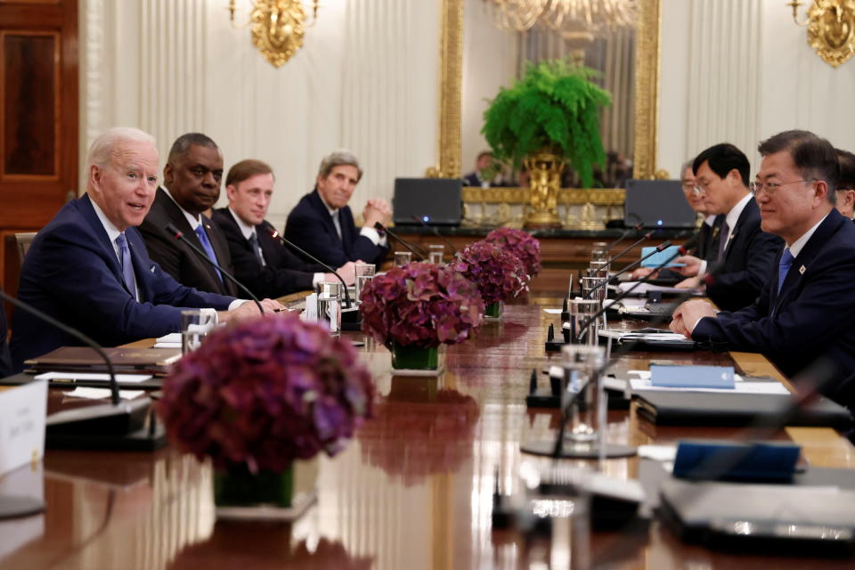 U.S. President Joe Biden, U.S. climate envoy John Kerry, U.S. National Security Advisor Jake Sullivan and U.S. Defense Secretary Lloyd Austin participate in an expanded bilateral meeting with South Korea's President Moon Jae-in at the White House, in Washington, U.S. May 21, 2021. (Jonathan Ernst/Reuters)