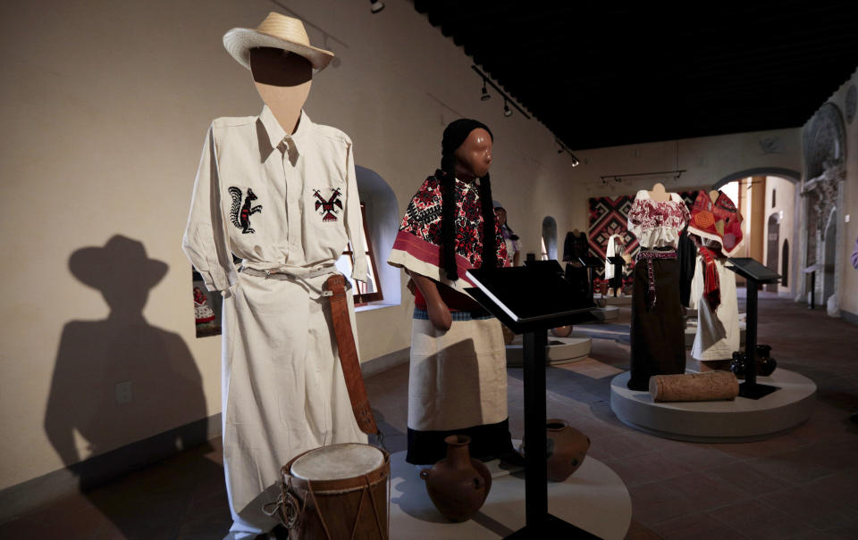 Una de las piezas en el Museo de Arte Popular del estado mexicano de Puebla, ubicado en el exconvento de Santa Rosa, en Puebla, México el 12 de septiembre de 2022. El antiguo convento es ahora un museo de arte popular, pero hace más de 300 años albergaba a monjas Dominicas, que se volvieron famosas por crear el mole poblano, una receta que es una de las favoritas de la gastronomía mexicana. (Foto AP/Pablo Spencer)