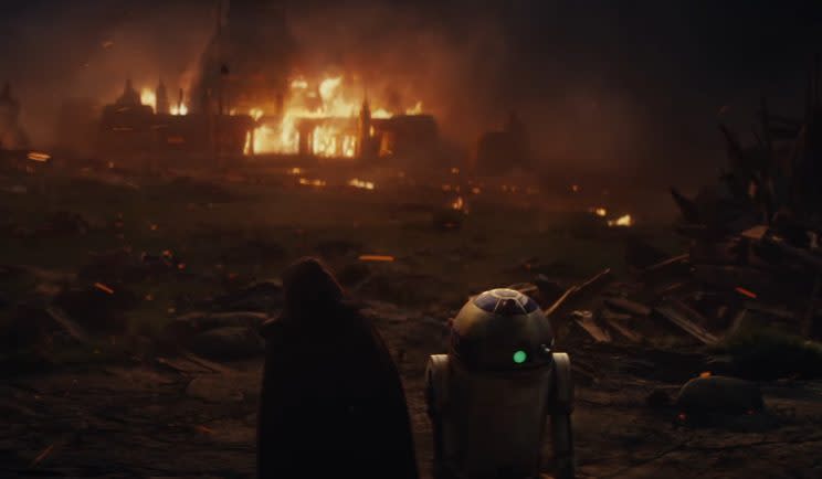 Luke and R2-D2 appear together in The last Jedi - Credit: Lucasfilm