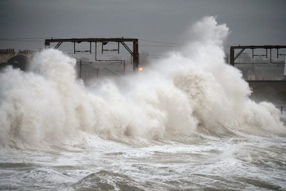 Gales and Heavy Rain Threaten The Festive Getaway