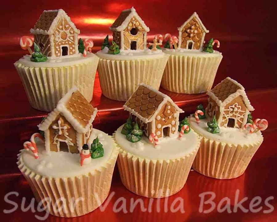 <p>Unas casas de jengibre, con la aldea completa.<br><br>(Foto: SugarVanillaBakes) </p>