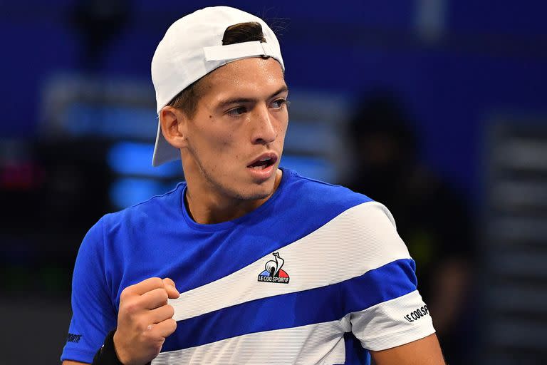 Sebastian Báez consiguió un valioso triunfo sobre Lorenzo Musetti durante el torneo ATP Next Gen de Milán