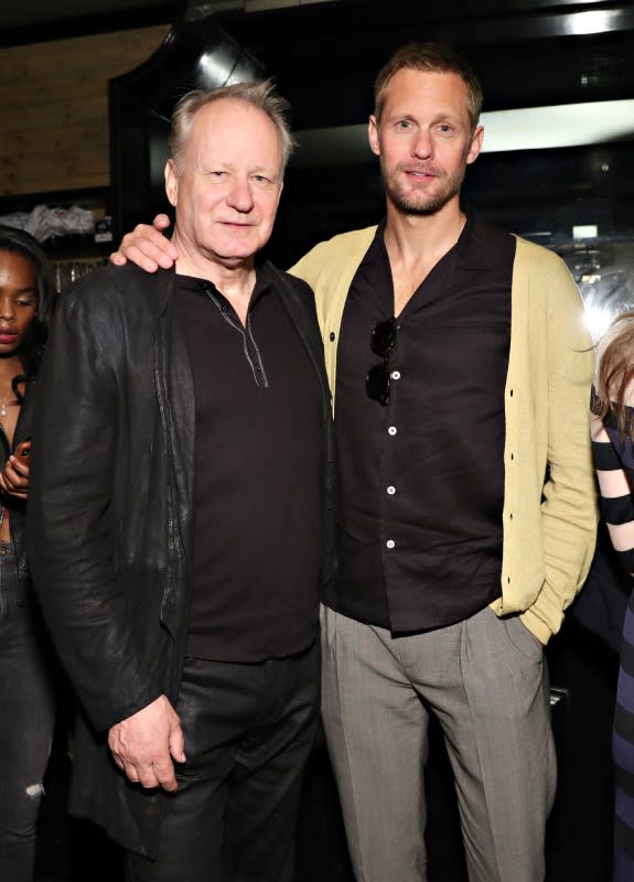  Stellan Skarsgård junto a su hijo Alexander, protagonista de Succession