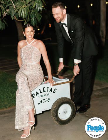 <p>ALEXA COLLINS, DUDETTE PHOTOGRAPHY</p> CNN's Elizabeth Wagmeister marries Michael Sigall on March 17 in Los Cabos.