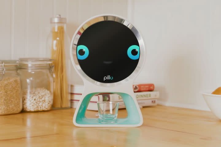 <div><p>This precious robot is the pharmacist of the future. "Pillo" can monitor health data, give nutrition information and even distribute medication.</p></div>