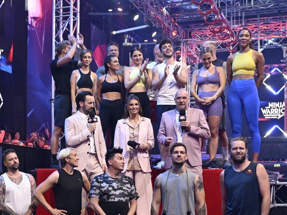 Etliche Ex-Sportler und TV-Stars geben sich beim "Ninja Warrior Germany - Promi-Special" die Ehre. (Bild: RTL/Markus Hertrich)