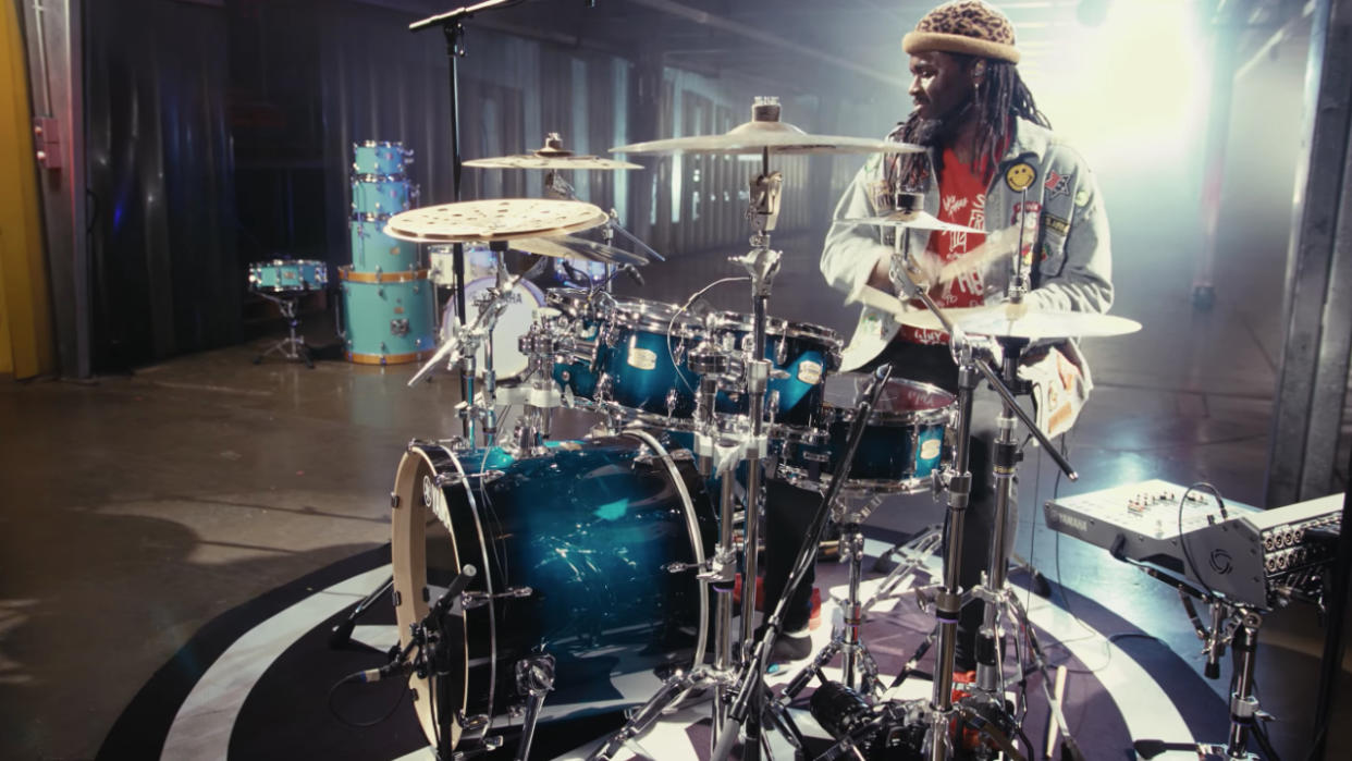  Joshua Johnson demos Yamaha Stage Custom Birch drum kit 