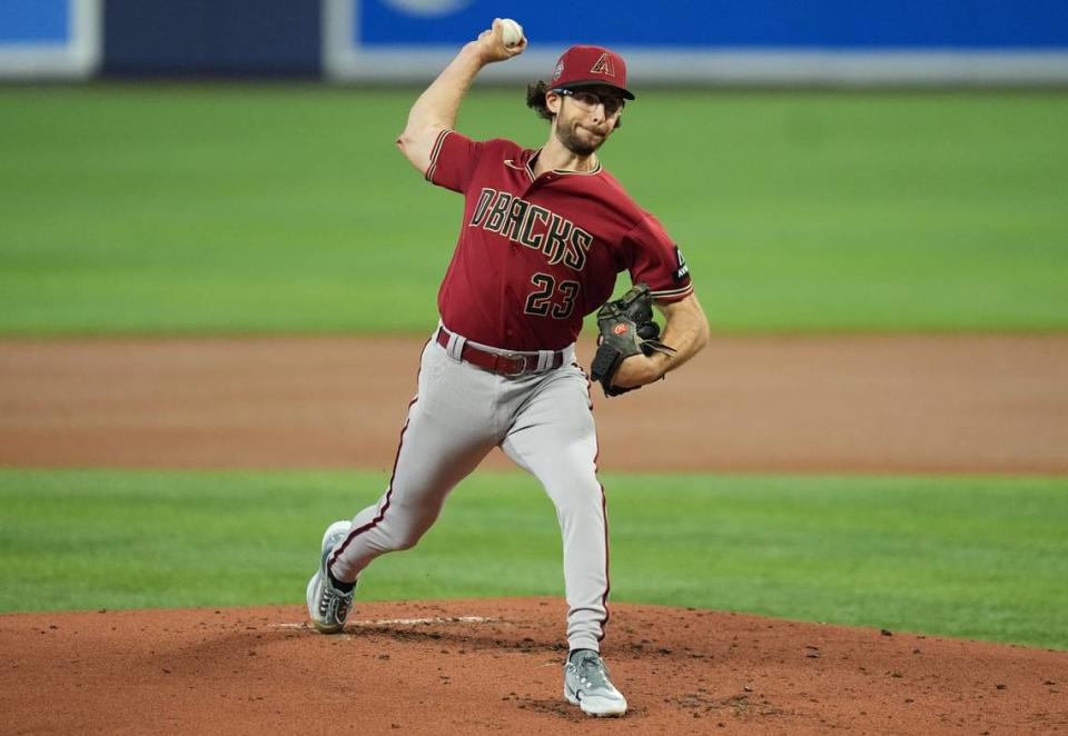 El abridor de los Diamondbacks Zac Gallen lanzó seis entradas y dos tercios y no toleró carreras a la tanda de los Marlins, en el partido celebrado el 16 de abril de 2023 en Miami.