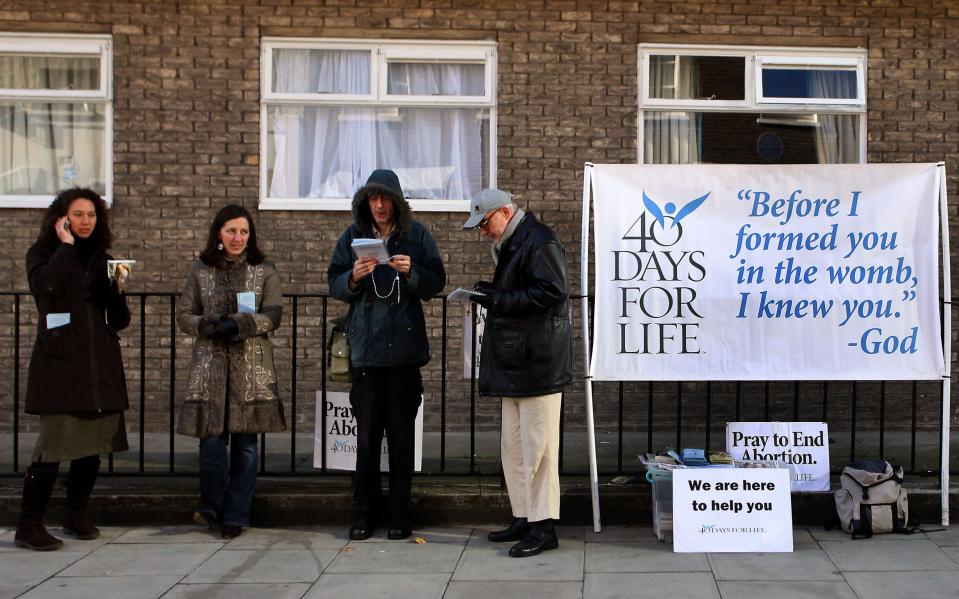 40 Days for Life protesters outside a Marie Stopes clinic in London, in 2010 - Susannah Ireland/REX/Shutterstock