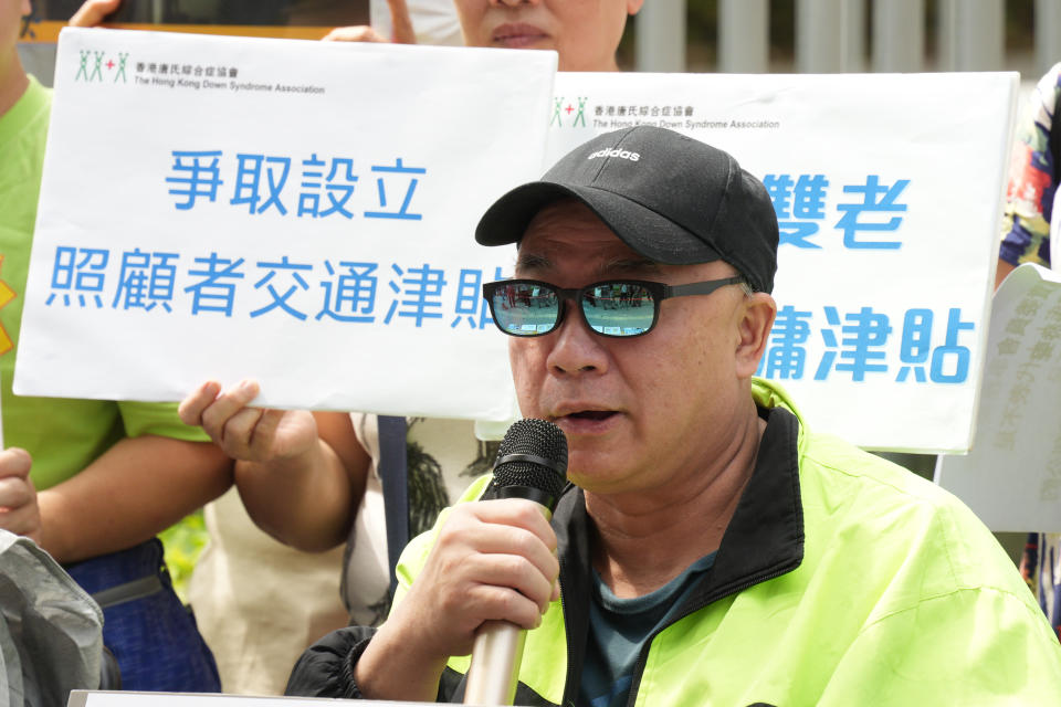 香港肌健協會理事Danny 病發時正值壯年、子女年幼，一度想尋死。他希望無論殘疾人或身邊照顧者，都可以生活得有質素有尊嚴。
