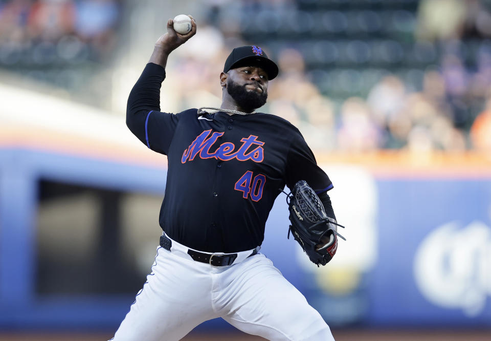 NEW YORK, NEW YORK - JULY 10: Luis Severino #40 of the New York Mets pitches during the first inning against the Washington Nationals at Citi Field on July 10, 2024 in New York City. (Photo by Jim McIsaac/Getty Images)