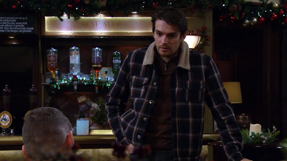 Wednesday, January 6: Mack approaches Aaron at the pub