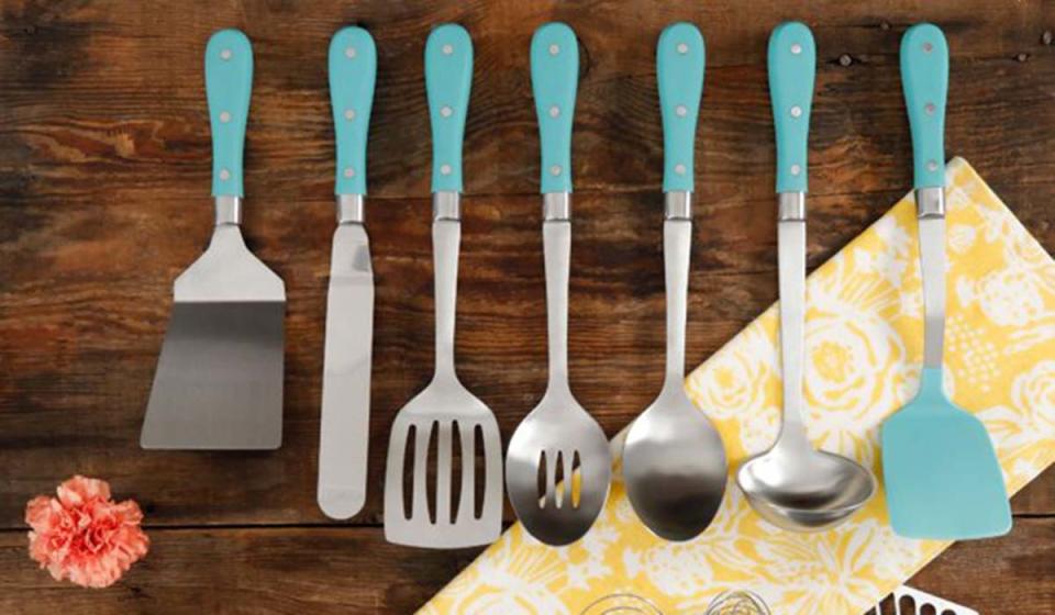 The 15-piece set by The Pioneer Woman comes equipped with every kitchen utensil you&#39;ll need.