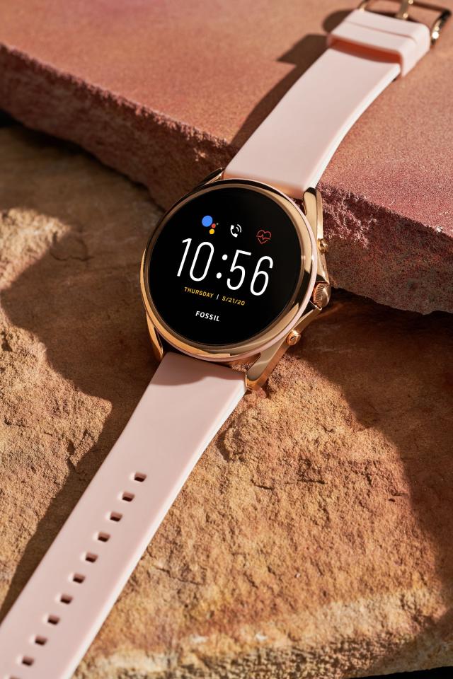 Fossil debuts an LTE smartwatch and adds new styles to its Michael Kors  lineup