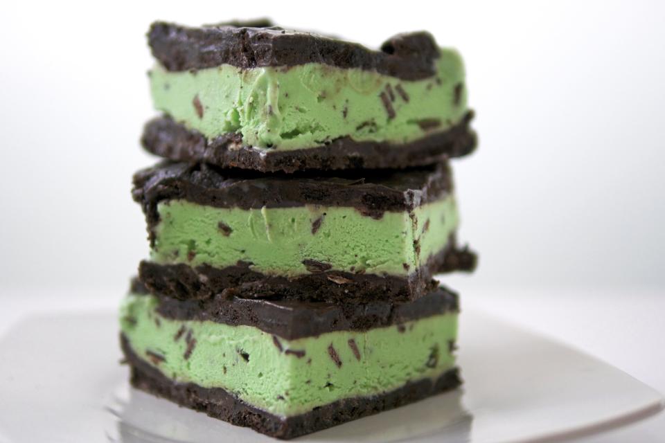 Oreo-Mint Ice Cream Sandwiches