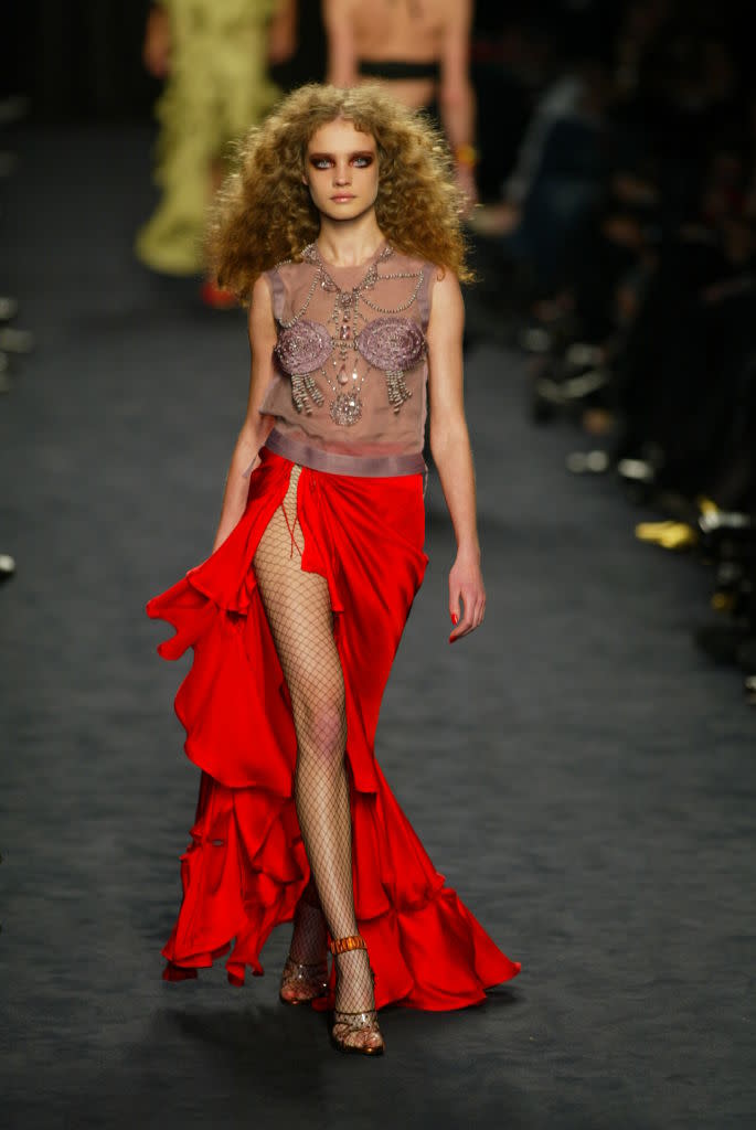 A model at the Fall 2003 Yves Saint Laurent show in Paris. (Photo by Giovanni Giannoni/WWD/Penske Media via Getty Images)