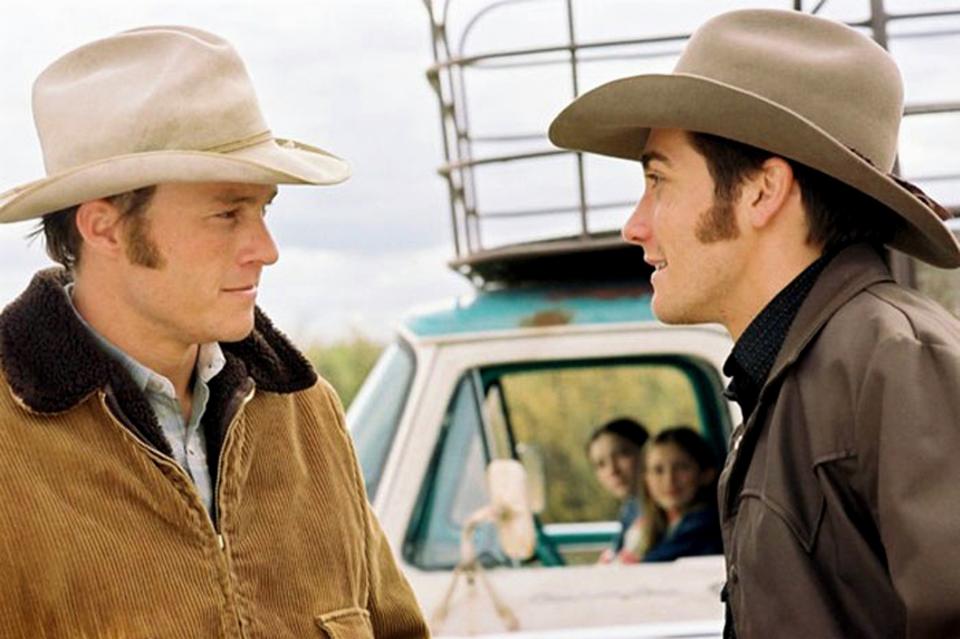 <p>Ein echter Männerfilm! ‘Brokeback Mountain’ beschreibt die Liebe zweier Cowboys. Dass das gut ankommt, beweisen die zahlreichen Preise, die der Film abstauben konnte. Heath Ledger und Jake Gyllenhaal zeigen, wie echte Männerliebe aussieht. (Foto: ddp) </p>