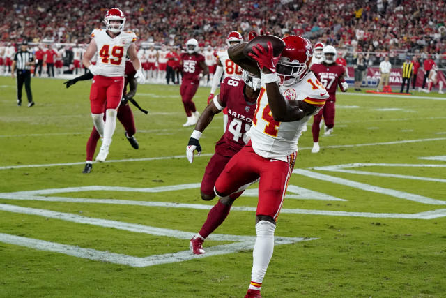 Mahomes throws TD pass in Chiefs' preseason opener